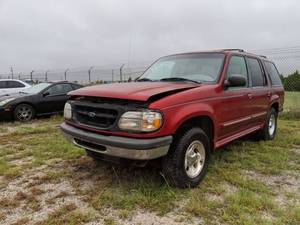 lot 7630 image: 1998 Ford Explorer - VIN 1FMZU34E8WUB67111