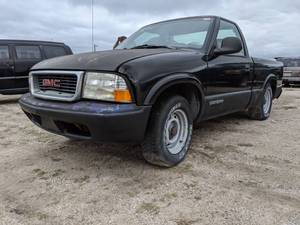 lot 7660 image: 1998 GMC Sonoma - VIN 1GTCS1444W8519511