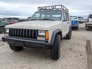 lot 7669 image: 1984 Jeep Cherokee V6 2.8L- VIN 1JCWB7814ET108233