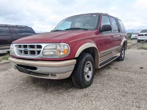 lot 7688 image: 1996 Ford Explorer V8 All Wheel drive - VIN 1FMDU35P9TZB77378