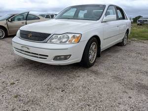 lot 7693 image: 2001 Toyota Avalon XLS - VIN 4T1BF28B91U116845