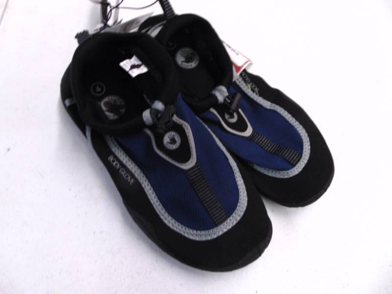 lot 2732 image: Body Glove - Mens Size 4