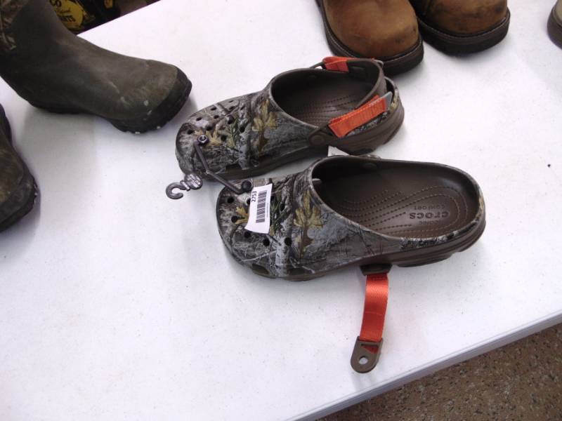lot 2753 image: Crocs - Missing Button  - Mens 9