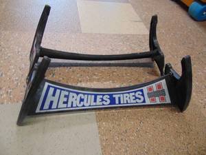 lot 2929 image: Hercules Tire Display Rack - Plastic