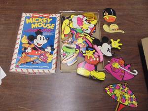 lot 2948 image: Mickey Mouse Sew-ons Kit