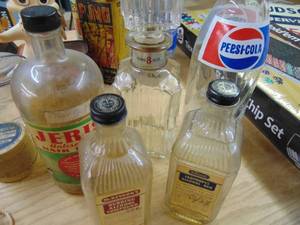 lot 2963 image: Vintage Beer and Pop Bottles