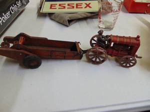 lot 2979 image: Vintage MetalTin Toys