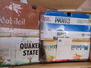 lot 2990 image: mobilOil - Quakerstate - SignsFolkart