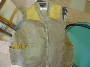 lot 2992 image: 10-X Brand Shell Vest - mens Size 44