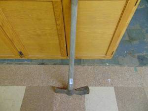 lot 3000 image: Pick Axe