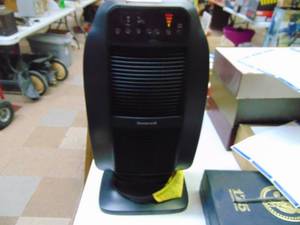 lot 3011 image: Programmable Portable Heater- Good Working condition