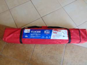 lot 3018 image: 10 x 10 Canopy - Sets up as it should - Tested