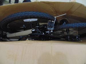 lot 3048 image: Huffy Bicycle - Not assembled -