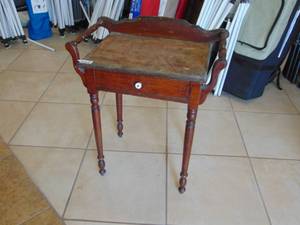 lot 3056 image: Serving Table with Tray