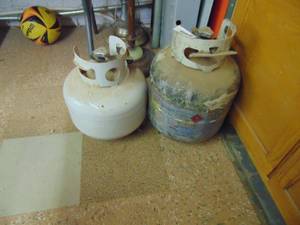 lot 3057 image: 2 Propane Tanks - Empty