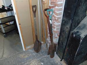 lot 3091 image: Spade - shovels - Rake