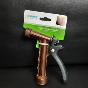 lot 143 image: True Living Outdoors Plastic Trigger Nozzle