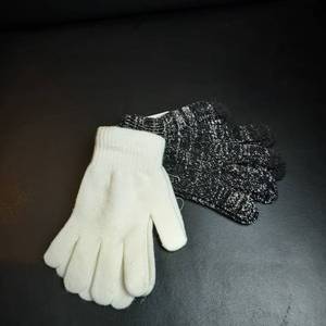 lot 199 image: Ladies Gloves 2Pack