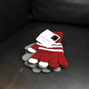lot 257 image: Ladies Gloves 2 pack