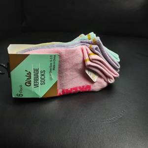 lot 274 image: Girls Verbiage Socks 6 pack
