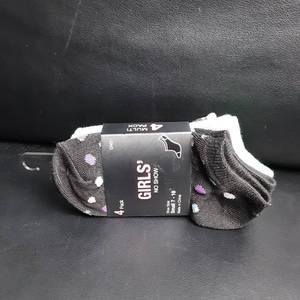lot 379 image: Girls No Show Ankle Shocks 4 Pack Size Small 7-10.
