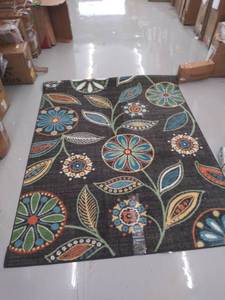 lot 5054 image: 80 x 60.5 area rug