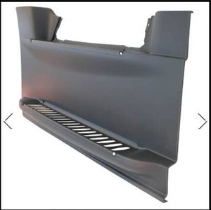 lot 5096 image: Freightliner Cascadia Side fairing front panel