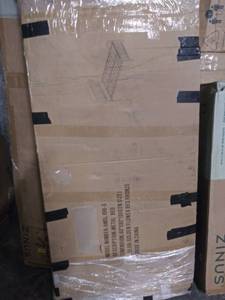 lot 7815 image: METAL BED -QUEEN