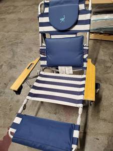lot 7845 image: FOLDING CHAIR