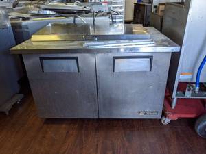 lot 5007 image: True SandwichSalad Prep Table w Refrigerated Base TSSU-48-18M-B-HC