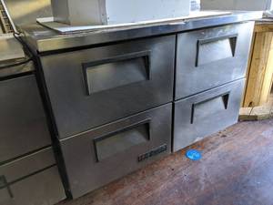 lot 5010 image: True TUC-48D-4-HC 48 W Under Counter Refrigerator w (2) Sections & (4) Drawers