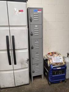 lot 5041 image: Lockers