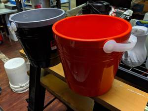 lot 5078 image: (2) Igloo Buckets
