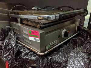 lot 5084 image: Supera 17 Inch Panini Flat Grill PGLF1-1