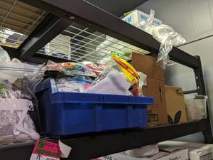 lot 5098 image: Shelf Of Assorted Items, Plastic Utensils, Squeeze Bottles