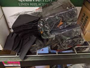 lot 5100 image: Assorted Disposable Items