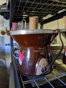 lot 5112 image: Wilton Chocolate Pro Chocolate Fountain Model TL-094
