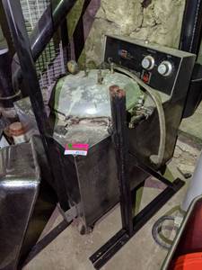 lot 5131 image: Smokaroma Commercial Barbeque BBQ Electric Pressure Cooker Smoker On Casters
