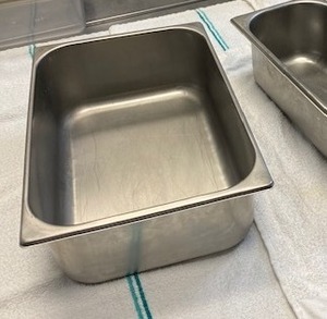 lot 5148 image: Stainless Steel Pans 9 x 14x 5