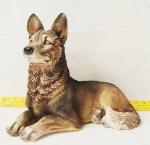 lot 6997 image: German Shepherd Collectible Decor.