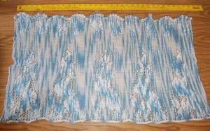 lot 2860 image: Crocheted Table Runner or Dresser Scarf      Very Detailed Workmanship