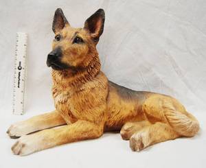lot 2866 image: German Shepherd Figurine     Sizes in Photo,   Made In USA
