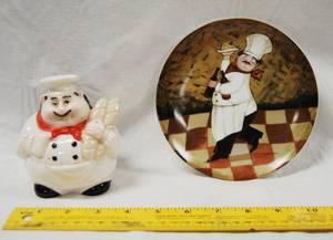 lot 2875 image: Kitchen Sink Sponge Chef Holder, and a Kitchen Chef Plate  (2003  Boston Warehouse Trading Corp)