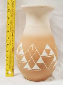 lot 2882 image: Pretty Western Vase From Sheplers