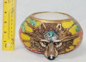 lot 2896 image: Beautiful Wolf Decorative Bowl