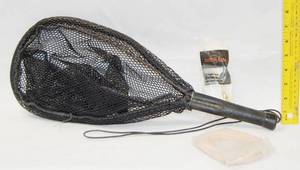 lot 2945 image: Fishing Net and Fish Stringer (Outdoor Angler)