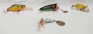 lot 2974 image: Lot of 4 Fishing Lures