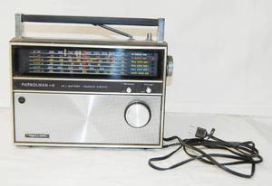 lot 2986 image: Realistic Radio  -  Patrolman-6, AC  Battery - Squelch Circuit             VERY NICE
