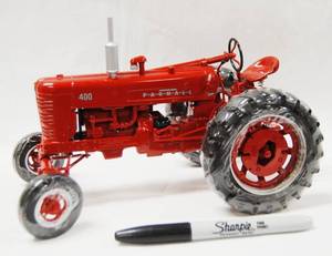 lot 4576 image: Farmall 400 Tractor,  (Die-Cast Metal)   Plastic Still on Wheels,   See Photos    Very Collectible