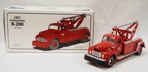 lot 4613 image: 1957 International R-200 Tow Truck, with Original Box